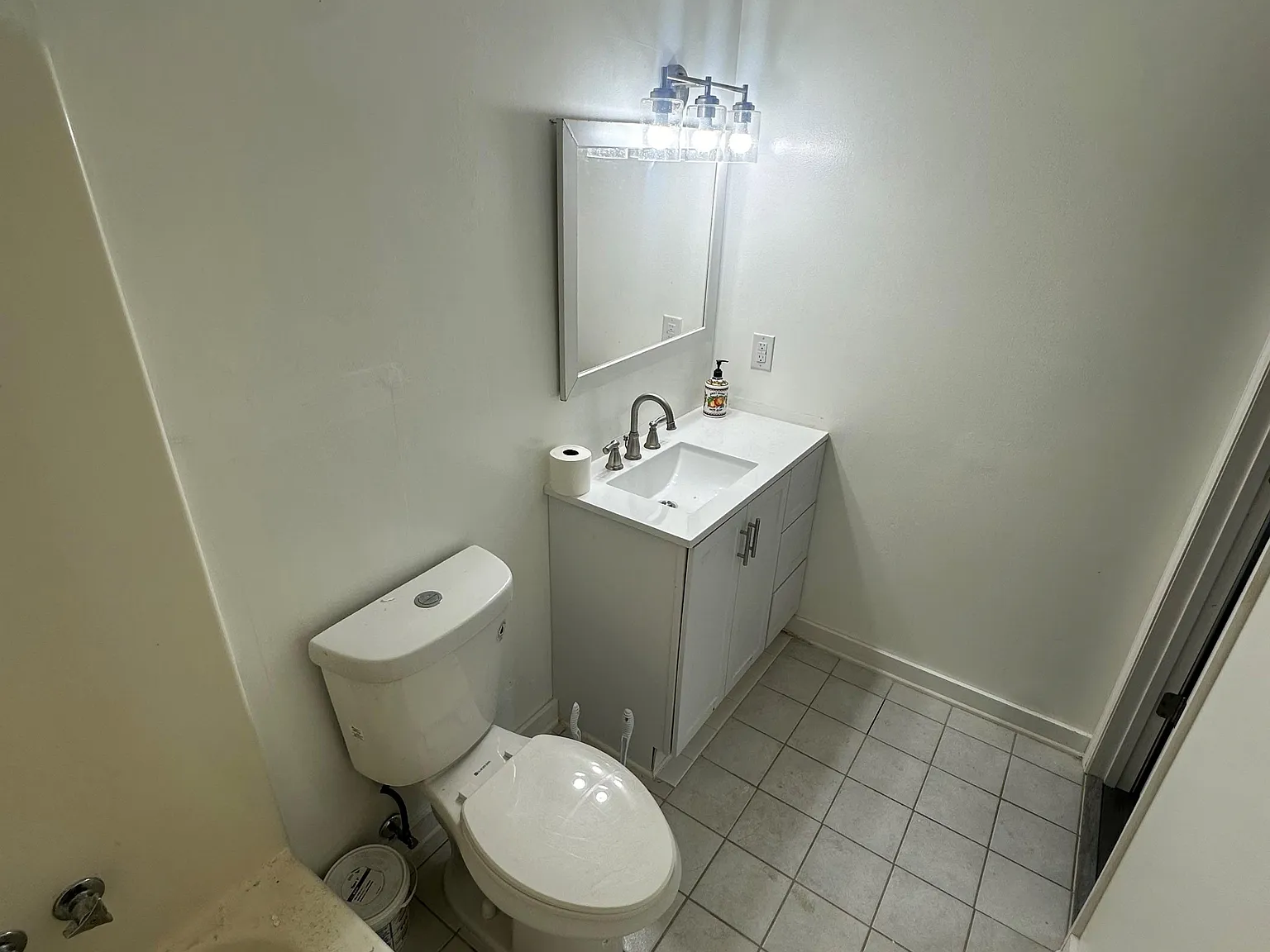 4 bed, 2.0 bath, 1696 sqft, $1,139 — Photo 2