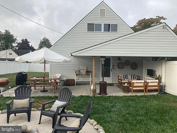 2nd image of 390 Crabtree Dr
