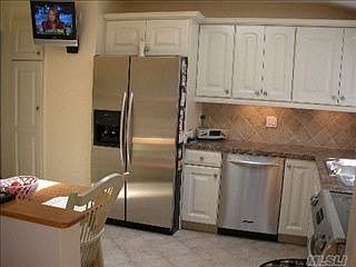 2nd image of 4094 Express Dr S