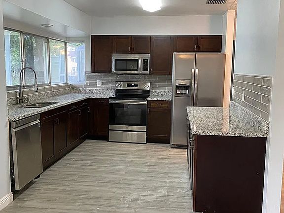 5th image of 7519 Mayfair Ct