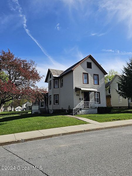 2nd image of 114 Oak Street