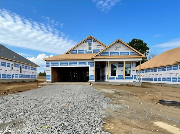 211 Muirfield Ct, Butler, PA 16001