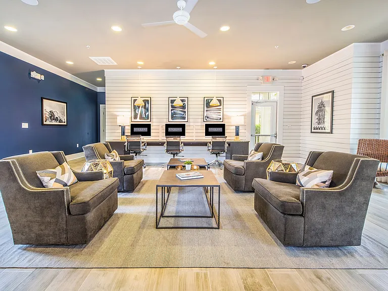 Element Carolina Bay — Photo 22