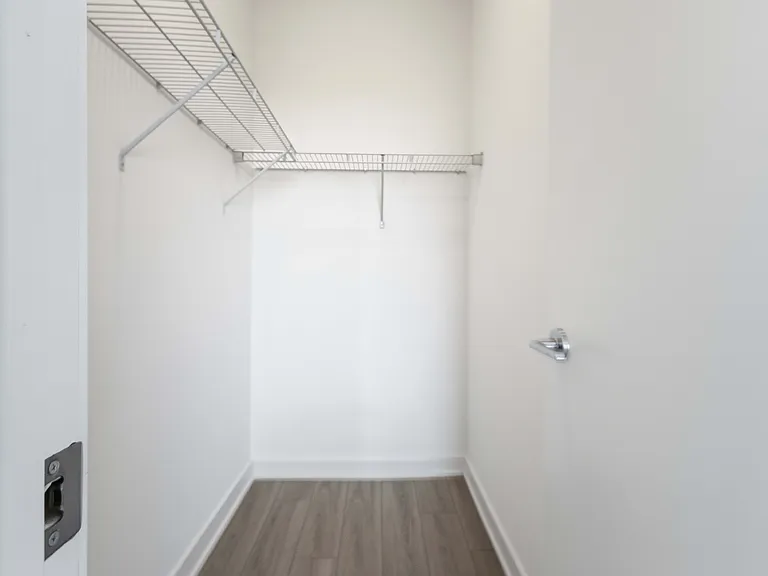 7439 Kingston Rd — Photo 102