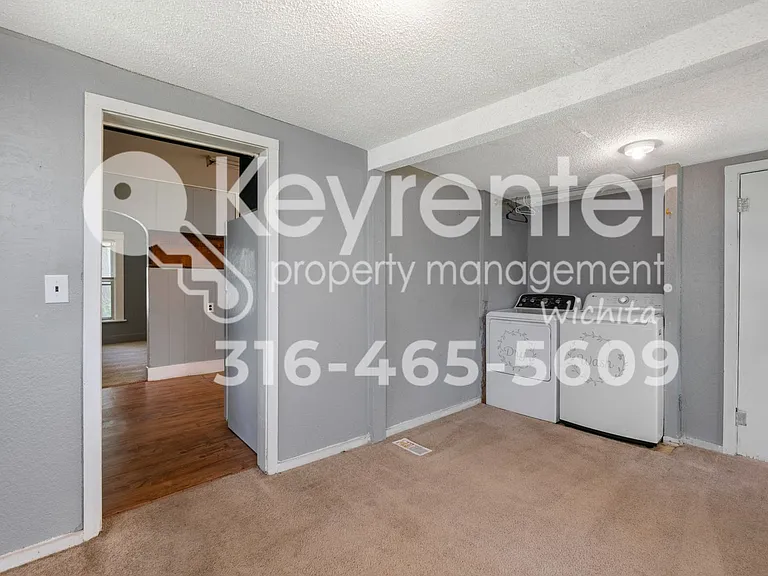 325 N Tracy St — Photo 20