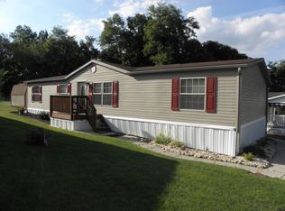 102 Eagle Pointe Dr, New Eagle, PA 15067
