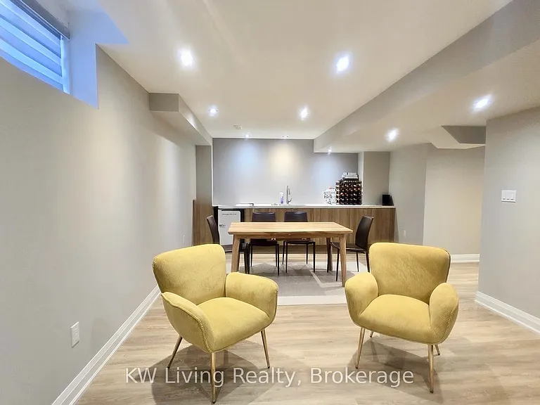 33 Valleo St — Photo 20