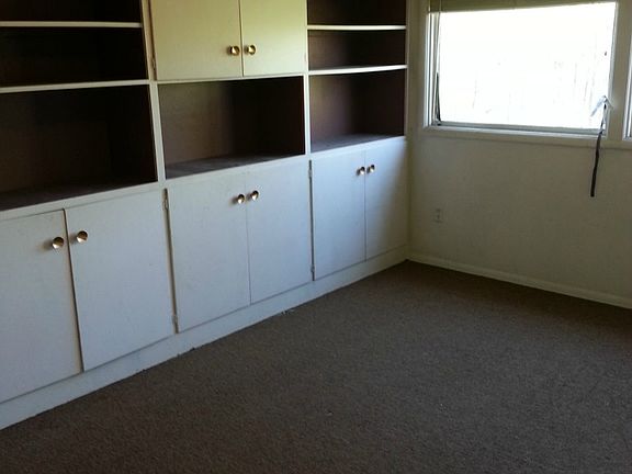 4th image of 1024 S Skyline Dr