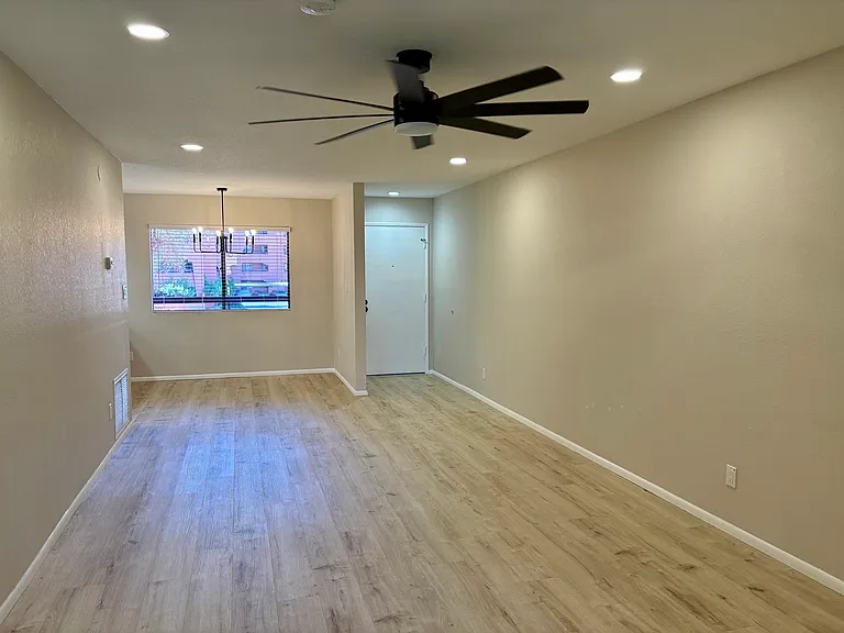 12222 N Paradise Village Pkwy S #213A — Photo 6