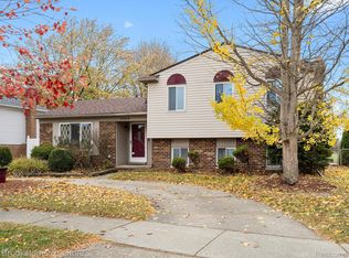 13029 Nantucket Dr, Sterling Heights, MI
