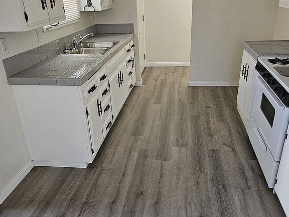 5th image of 158 Coolwater Dr