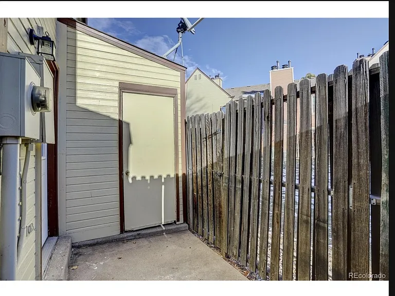 1662 S Blackhawk Way #D — Photo 15