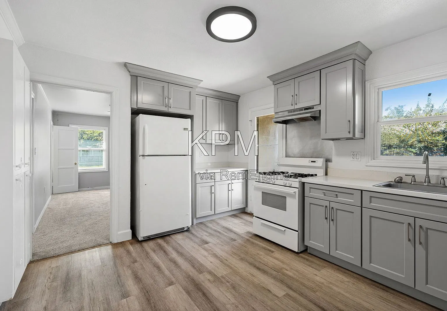 2 bed, 1.0 bath, 997 sqft, $1,695 — Photo 3