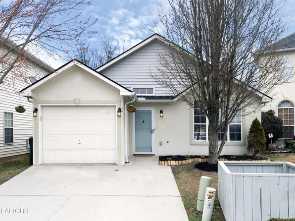 1645 Chenoweth Cir, Knoxville, TN 37909