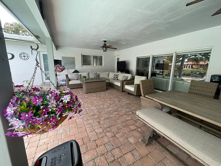 7021 SW 5th St — Photo 15