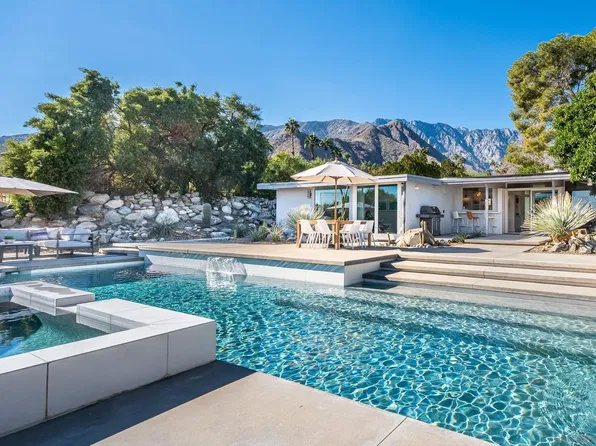 990 W Via Olivera, Palm Springs, CA 92262