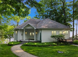 935 Rivers End Dr, Indian River, MI 49749