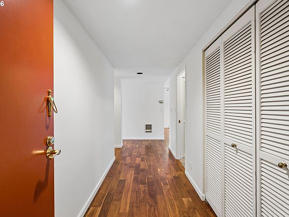4th image of 2309 SW 1st Ave APT 242