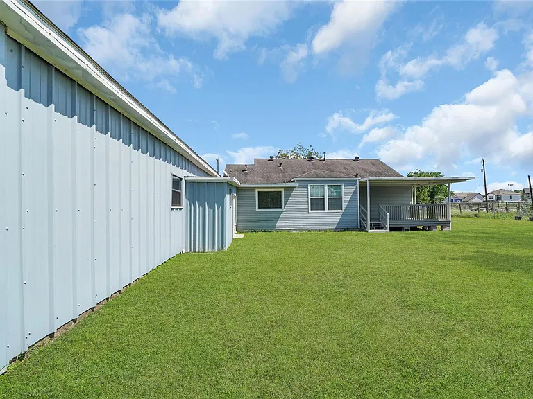 10210 Moers Rd — Photo 25