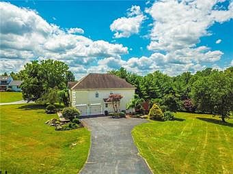 5th image of 465 Mulberry Dr
