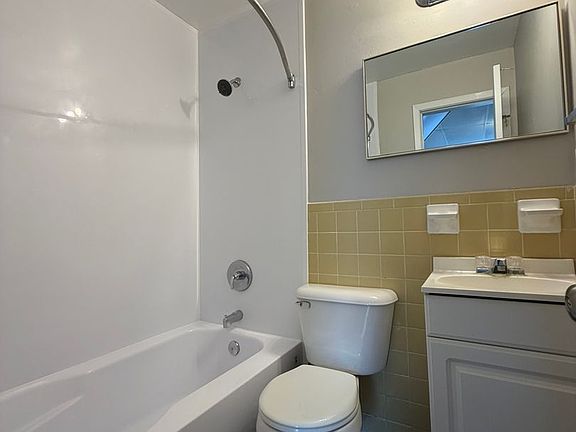 3rd image of 1307 Forest Ave APT 1