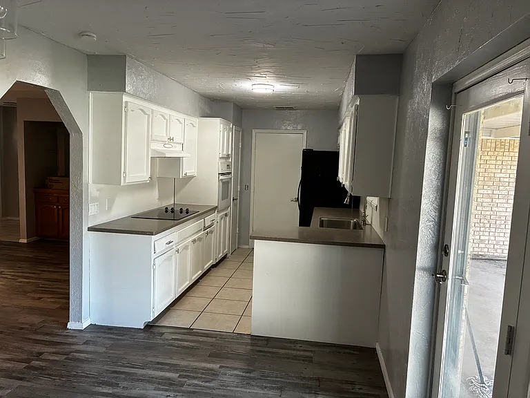 5212 Brookwood Dr — Photo 10