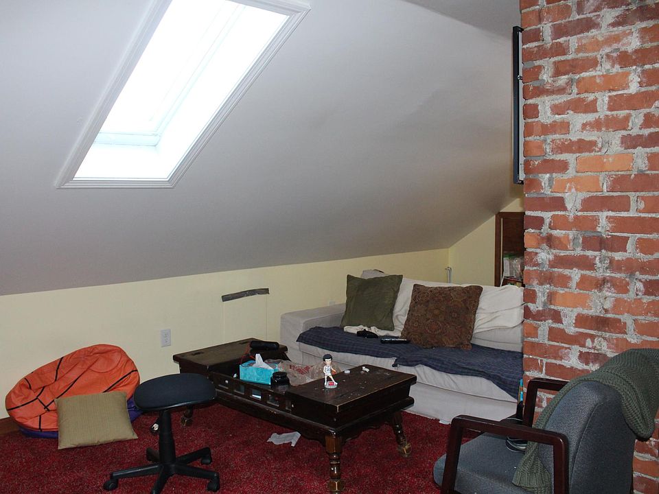 3rd floor common area