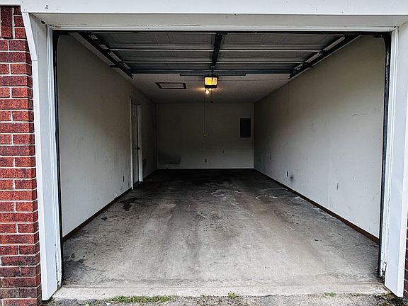 3rd image of 311 McKennon Ct