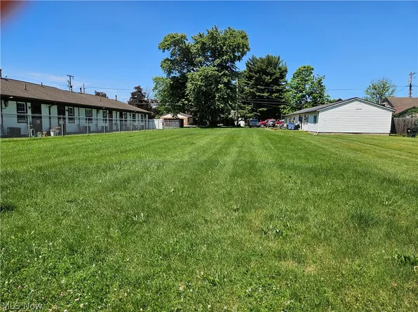 N 3rd St, Coshocton, OH 43812