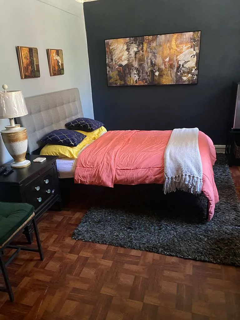 3 bed, $1,000 — Photo 1