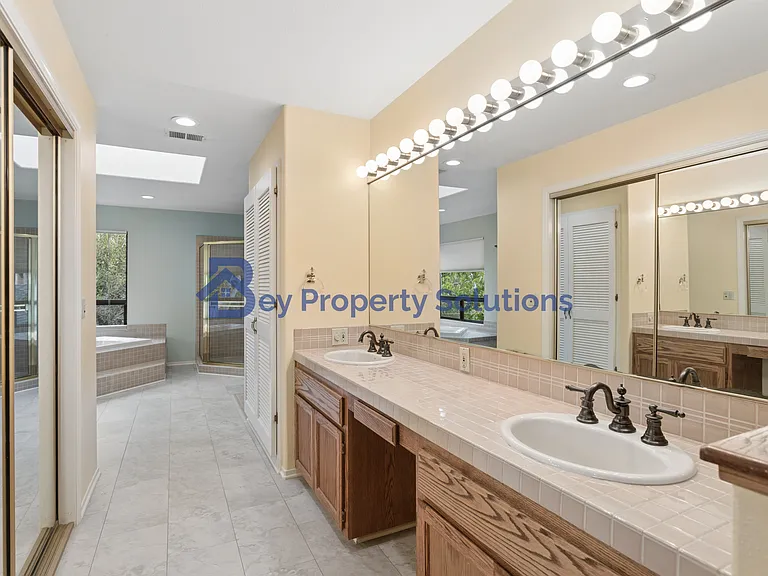 599 Woodland Dr — Photo 36