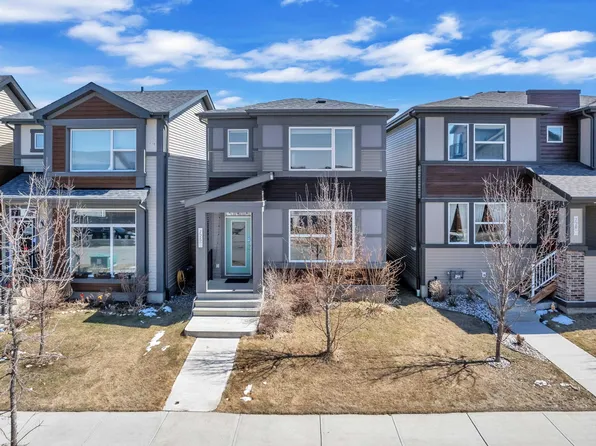 725 36th St SW, Edmonton, AB T6X 2G6