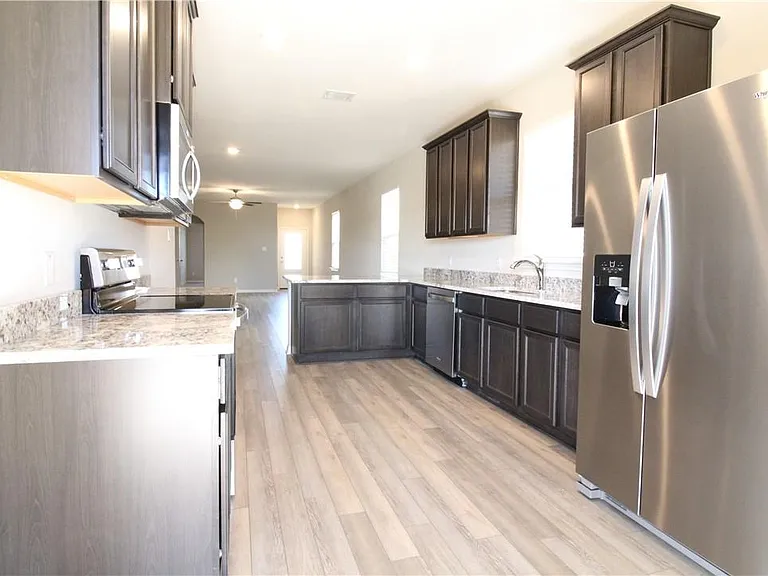 509 Washington Dr — Photo 3