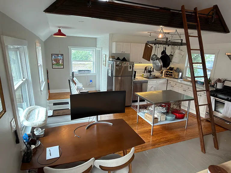 129 College St #4 — Photo 4