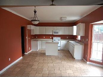 3rd image of 2161 Russet Ct