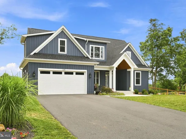 125 Lake Holiday Rd, Cross Junction, VA 22625