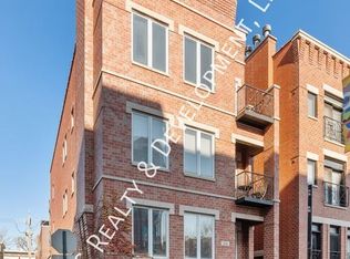 1136 W Fullerton Ave APT 3, Chicago, IL 60614