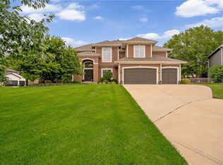 23632 W 52nd Ter, Shawnee, KS 66226