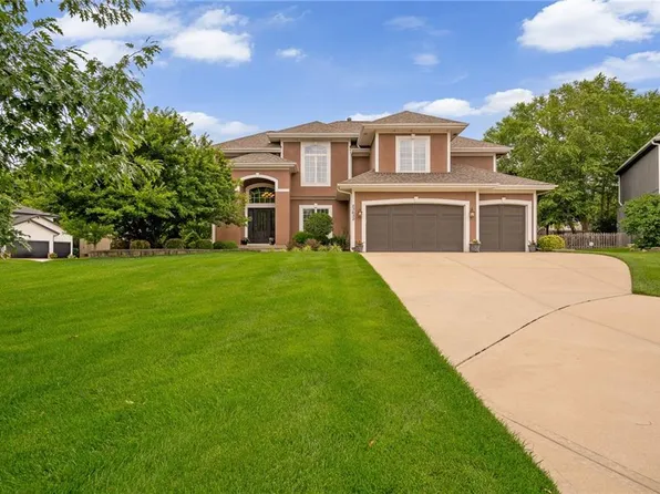 23632 W 52nd Ter, Shawnee, KS 66226