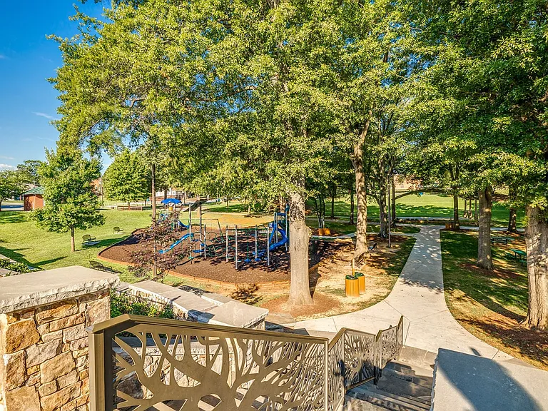 263 Keener Blvd — Photo 30
