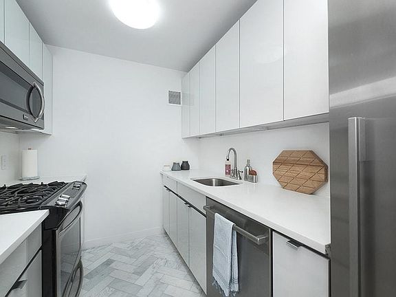 4th image of 275 South St APT 17J