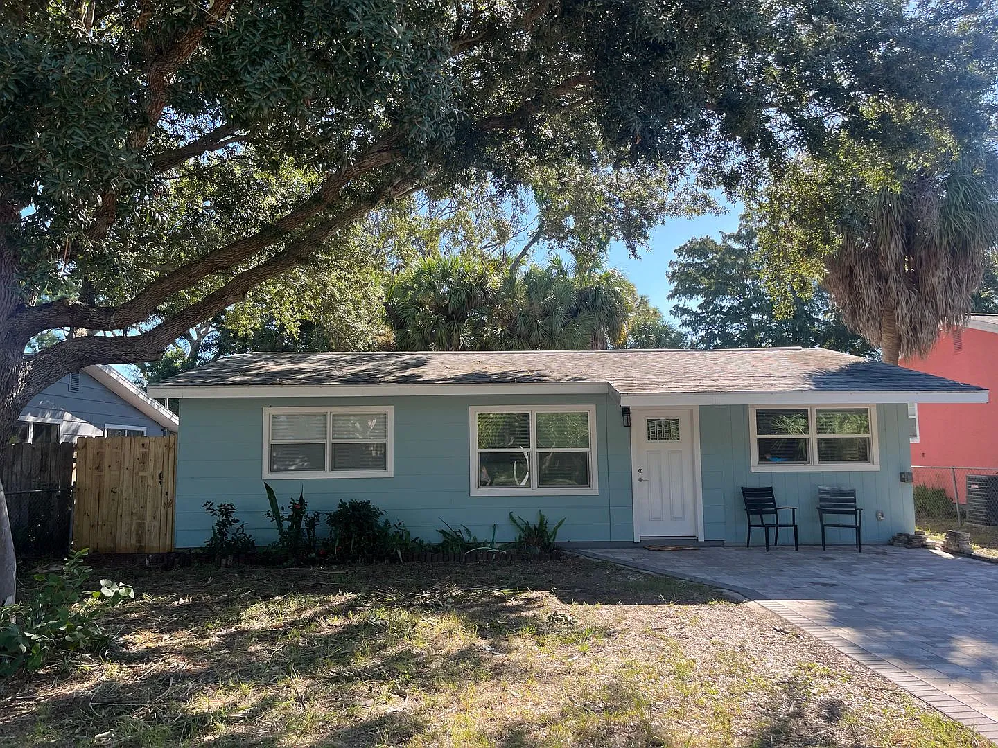 Beautiful 3 bedroom 1 bath in St. Petersburg! — Photo 1
