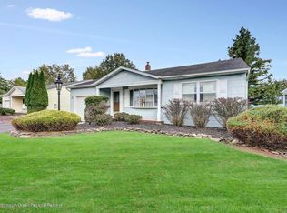 16 Auburn Rd, Toms River, NJ 08757