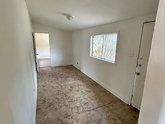 3rd image of 335 HERMITAGE CT