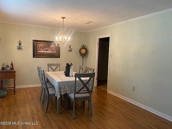 4th image of 63737 Diamondhead Dr N