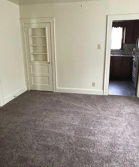 712 Roger St — Photo 10