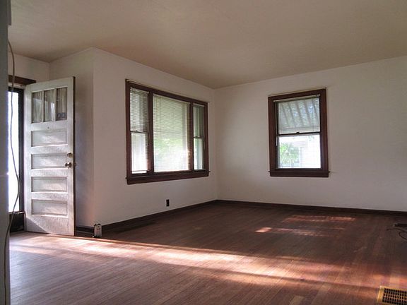 5th image of 208 N 37th St