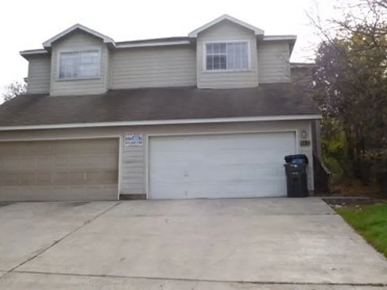 915 Sagewood Trl — Photo 1