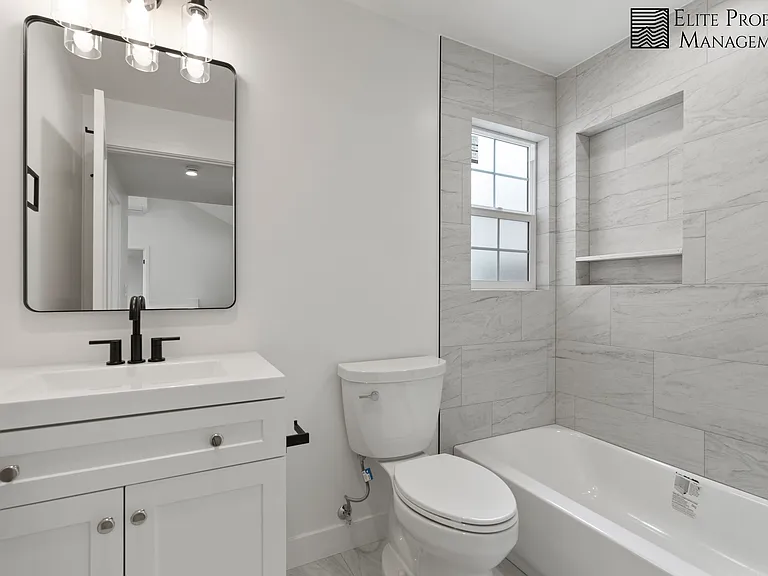 6418 Paramount Blvd #1/2 — Photo 31