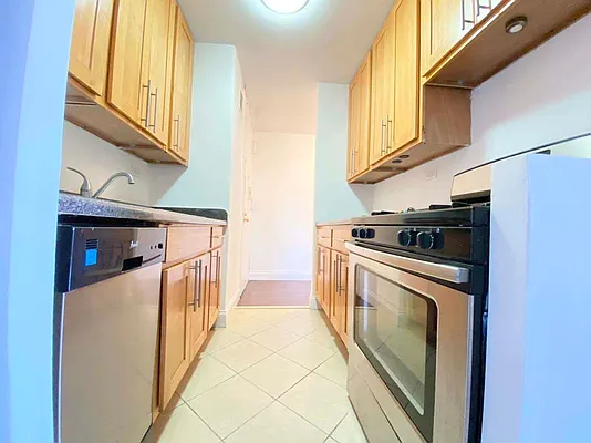 Rented by Bruma Realty LLC | media 4